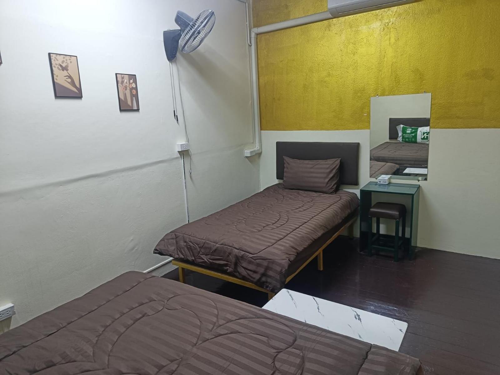 The House Hostel Bangkok Exterior foto